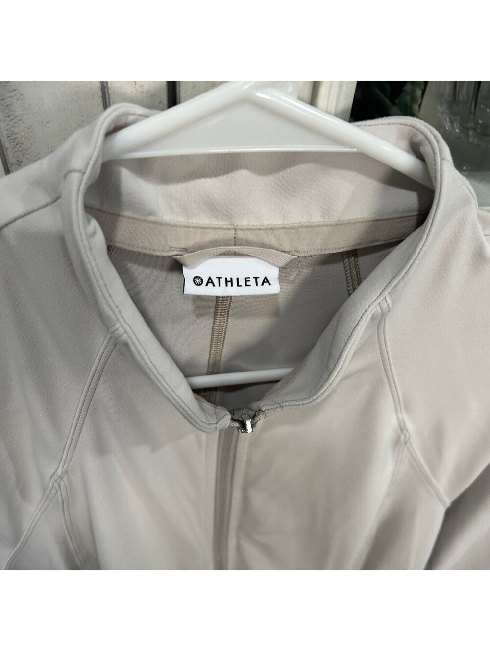 Athleta Zip Front Jacket Women's M Beige Full Zip Stretch Athletic Lightweight - Picture 3 of 8